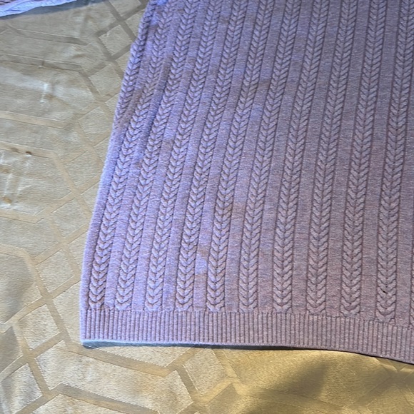 Womens lavender V-neck Eddie Bauer sweater - Picture 4 of 7